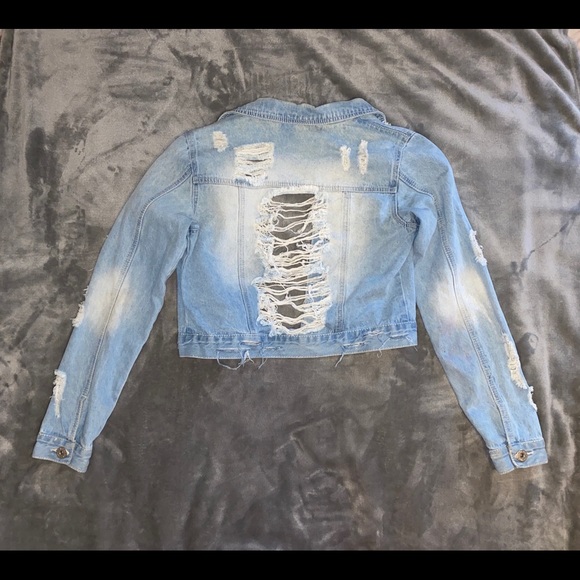 Cropped distressed Jean jacket - Picture 2 of 3